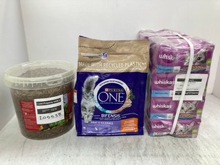 QTY OF ASSORTED PET FOOD TO INCLUDE PURINA ONE BIFENSIS CAT FOOD - BBE: 08.2025: LOCATION - D15