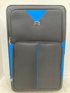 ATX LUGGAGE ATX360 2 WHEEL SOFT LUGGAGE 4 PC IN BLACK AND SKY BLUE: LOCATION - D11