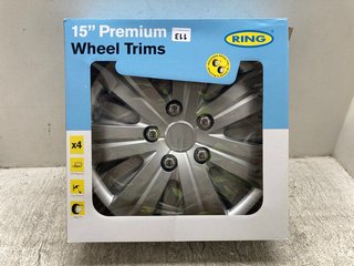 BOX OF RING 15 INCH PREMIUM WHEEL TRIMS IN SILVER: LOCATION - A1