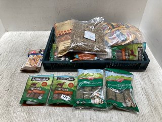 QTY OF ASSORTED PET ITEMS TO INCLUDE QTY OF PURINA ADVENTUROS 120G DOG TREATS IN BUFFALO WILD FLAVOUR - BBE: 06.2024: LOCATION - A2