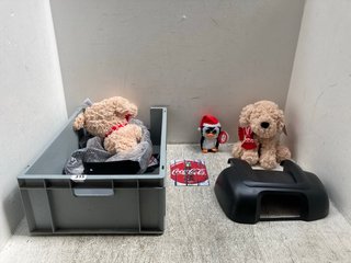 QTY OF ASSORTED ITEMS TO INCLUDE 2 X CURVIS THE COCKAPOO SOFT PLUSH TOYS: LOCATION - A12