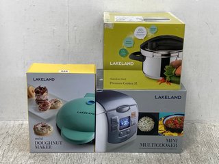 3 X ASSORTED KITCHEN APPLIANCES TO INCLUDE MINI DOUGHNUT MAKER & 3 LITRE STAINLESS STEEL PRESSURE COOKER: LOCATION - B12