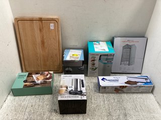 QTY OF ASSORTED KITCHEN ITEMS TO INCLUDE MILK FROTHER & ELECTRIC EGG COOKER: LOCATION - B7