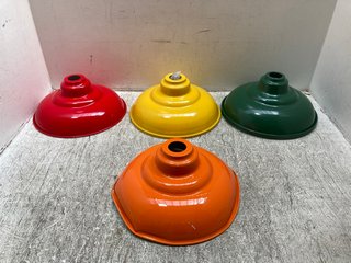 9 X ASSORTED LIGHT FIXTURES IN VARIOUS COLOURS TO INCLUDE GREEN AND YELLOW UNBRANDED: LOCATION - B1