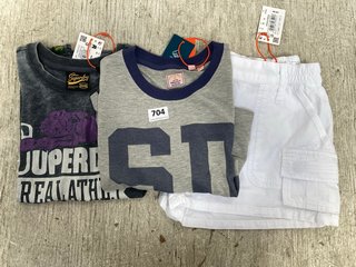 3 X ASSORTED SUPERDRY WOMENS CLOTHING IN VARIOUS SIZES TO INCLUDE VINTAGE UTILITY CARGO SHORT IN OPTIC SIZE S: LOCATION - C0