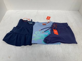 3 X ASSORTED SUPERDRY WOMENS CLOTHING ITEMS IN VARIOUS SIZES TO INCLUDE TIERED JERSEY MINI SKIRT IN NAVY SIZE UK 14: LOCATION - C3