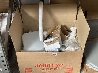 QTY OF ASSORTED PLUMBING FITTINGS & ACCESSORIES INCLUDING WASTES & TRAPS - APPROX RRP £200: LOCATION - R1