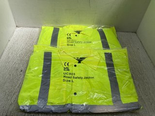 2 X UNEEK MENS UC803 ROAD SAFETY JACKETS IN YELLOW - UK SIZE LARGE: LOCATION - G12