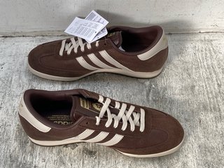 ADIDAS MENS BECKE BAUER TRAINERS IN BROWN & WHITE - UK SIZE 7: LOCATION - F12