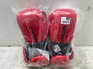 2 X PAIR OF BYTOMIC BOXING GLOVES IN RED: LOCATION - F7