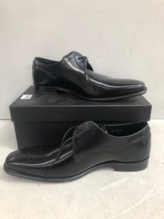 BARKER STUDIO MENS BROGUE SHOES IN BLACK - SIZE 10 - RRP £195.00: LOCATION - BR14