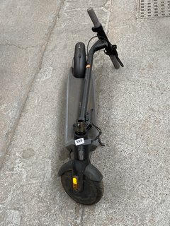 (COLLECTION ONLY) SEGWAY NINEBOT E2 PLUS ELECTRIC SCOOTER IN BLACK - RRP £261: LOCATION - A2