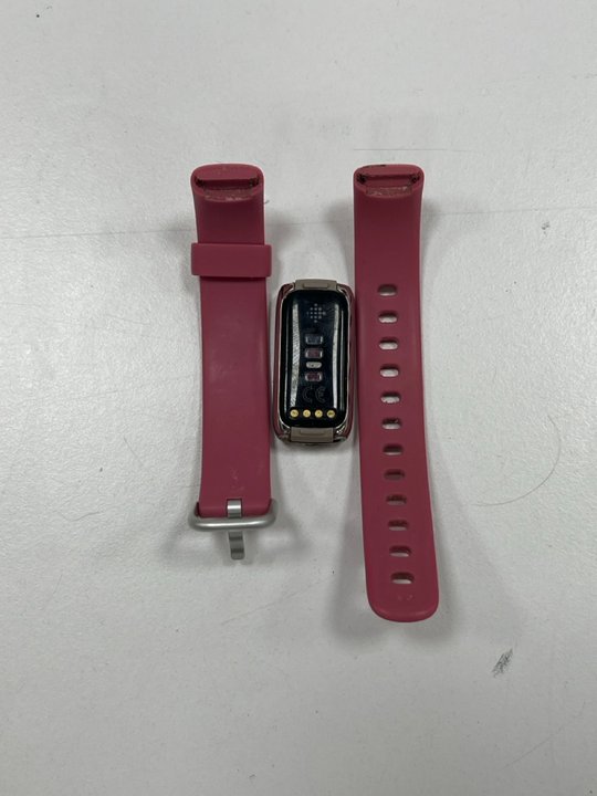 John Pye Auctions FITBIT LUXE FITNESS + HEALTH TRACKER (ORIGINAL RRP