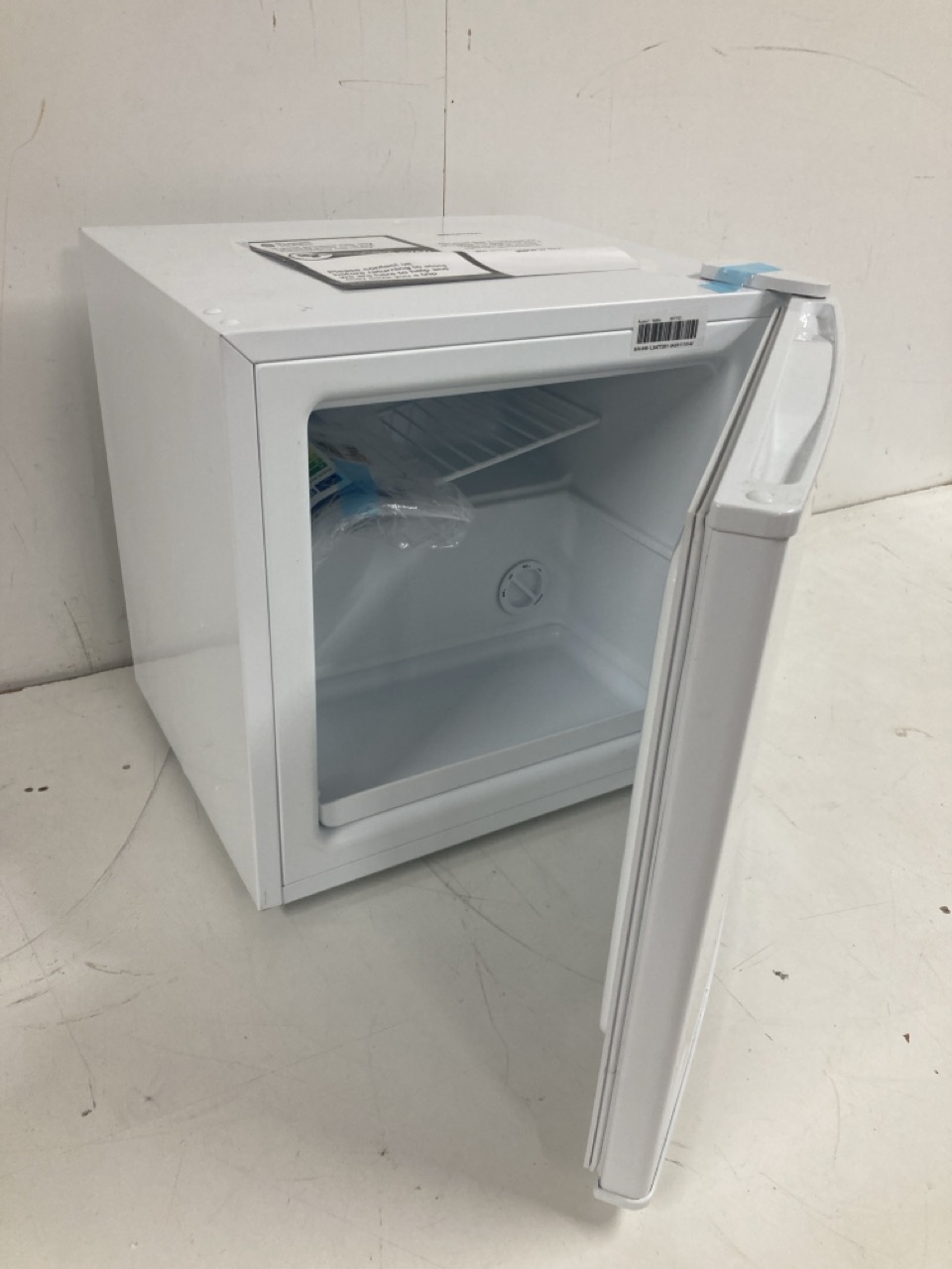 John Pye Auctions RUSSELL HOBBS TABLE TOP FREEZER