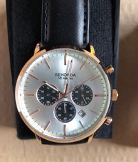 MENS SEKONDA WATCH WITH SILVER FACE AND BLACK LEATHER STRAP: LOCATION - A RACK