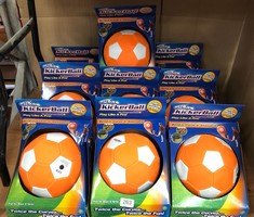 10 X STAY ACTIVE KICKERBALL BY SWERVE BALL FOOTBALL TOY SIZE 4 AERODYNAMIC PANELS FOR SWERVE TRICKS, INDOOR & OUTDOOR, AS SEEN ON TV, UNISEX, ORANGE WHITE: LOCATION - TABLES