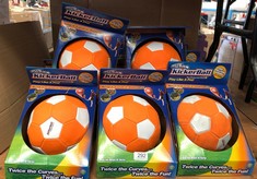 11 X STAY ACTIVE KICKERBALL BY SWERVE BALL FOOTBALL TOY SIZE 4 AERODYNAMIC PANELS FOR SWERVE TRICKS, INDOOR & OUTDOOR, AS SEEN ON TV, UNISEX, ORANGE WHITE: LOCATION - TABLES
