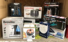QUANTITY OF ITEMS TO INCLUDE RUSSELL HOBBS SUPREME STEAM IRON, CERAMIC SOLEPLATE, EASY FILL 350ML WATER TANK, 155G STEAM SHOT, 60G CONTINUOUS STEAM, SELF-CLEAN, ANTI CALC & ANTI-DRIP FUNCTION, 3M COR