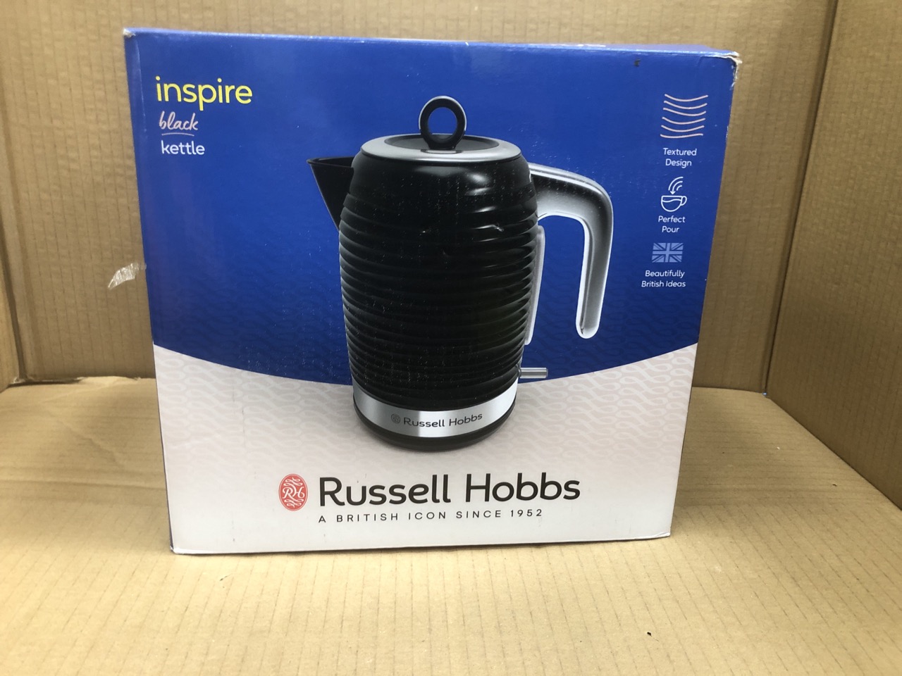 John Pye Auctions QUANTITY OF ITEMS TO INCLUDE RUSSELL HOBBS DESIRE 3