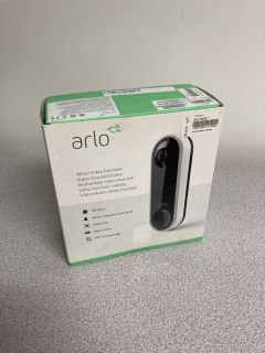 ARLO WIRED VIDEO DOORBELL VIDEO DOORBELL (ORIGINAL RRP - £160) IN BLACK/WHITE: MODEL NO AVD1001-100EUS (BOXED WITH MANUFACTURE ACCESSORIES). (SEALED UNIT). [JPTB4042]