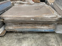 PALLET VARIETY OF BEDDING (MAY BE BROKEN OR INCOMPLETE).