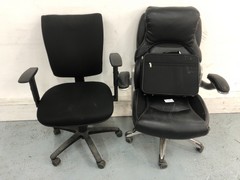 3 X ASSORTED ITEMS TO INCLUDE 2 X BLACK OFFICE CHAIRS WITH WHEELS AND LAPTOP BAG