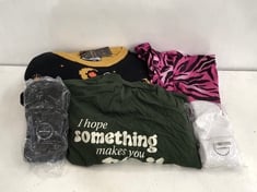 BOX OF ASSORTED CLOTHING TO INCLUDE NEW LOOK ZEBRA SATIN OVERS - SIZE UK 18 (DELIVERY ONLY)