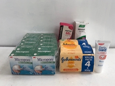 BOX OF ASSORTED HEALTH AND BEAUTY ITEMS TO INCLUDE A VOGEL MENOSAN SAGE DROPS (DELIVERY ONLY)