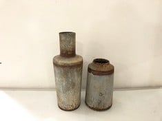 2 X ASSORTED NKUKU ITEMS TO INCLUDE BENNU STRAIGHT VASE - AGED ZINC - 26 X 16CM (DIA) - (BV0801) - RRP £40 (COLLECTION OR OPTIONAL DELIVERY)