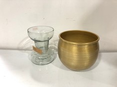 2 X ASSORTED NKUKU ITEMS TO INCLUDE TEMBESI ETCHED PLANTER - ANTIQUE BRASS - SMALL - TP1501 - RRP £45 (COLLECTION OR OPTIONAL DELIVERY)