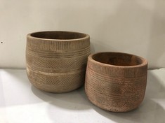 ZADIE ETCHED CERAMIC PLANTER - NEUTRAL - SET OF 2 (ZP0901) - RRP £150 (COLLECTION OR OPTIONAL DELIVERY)