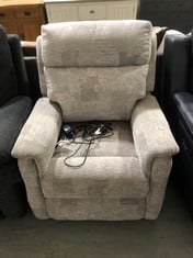 LA-Z-BOY WINCHESTER PATCHWORK SILVER FABRIC RECLINER ARMCHAIR RRP- £849 (COLLECTION OR OPTIONAL DELIVERY)