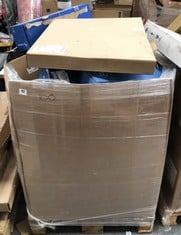 PALLET BOX OF ASSORTED ITEMS TO INCLUDE BOSCH AEROTWIN WIPER BLADE, BOSCH SUPERPLUS WIPER BLADE (COLLECTION OR OPTIONAL DELIVERY) (KERBSIDE PALLET DELIVERY)