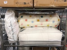 3 X ASSORTED BEDDING ITEMS TO INCLUDE LITTLE HOME AT LEWIS COTTON SLEEPOVER BAG - IVORY/MULTI (DELIVERY ONLY)