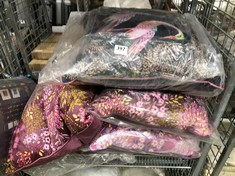 6 X ASSORTED ITEMS TO INCLUDE SARA MILLER HERONS CUSHION PINK (DELIVERY ONLY)