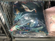 3 X SARA MILLER HERON CUSHIONS - TEAL - SIZE 50X50CM (DELIVERY ONLY)