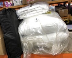 3 X ASSORTED BEDDING TO INCLUDE JOHN LEWIS NATURAL COTTON QUILTED MATTRESS PROTECTOR (DELIVERY ONLY)