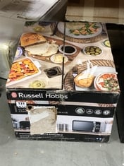 RUSSELL HOBBS COLOURS PLUS+ CLASSIC BLACK COMPACT MANUAL MICROWAVE RHMM701B (DELIVERY ONLY)