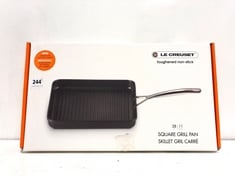 LE CREUSET TOUGHENED NON-STICK 28CM SQUARE GRILL PAN (DELIVERY ONLY)