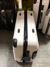 LUGG WHITE 4 WHEEL TRAVEL CASE (DELIVERY ONLY)