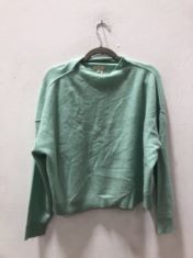 X20 WOMEN’S ASSORTED CLOTHING SIZE SMALL TO INCLUDE GREEN JUMPER. (DELIVERY ONLY)
