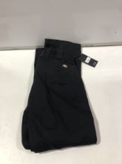 X20 ASSORTED WOMEN’S CLOTHING SIZE SMALL TO INCLUDE DICKIES TROUSERS . (DELIVERY ONLY)