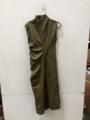 X20 ASSORTED WOMEN’S CLOTHING SIZE XS AND XXS TO INCLUDE GREEN DRESS. (DELIVERY ONLY)