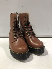 DR MARTENS BOOTS SIZE 5. (DELIVERY ONLY)