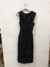 X20 WOMEN’S ASSORTED CLOTHING SIZE MEDIUM TO INCLUDE BLACK DRESS. (DELIVERY ONLY)