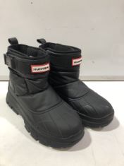 HUNTER BOOTS SIZE 6. (DELIVERY ONLY)