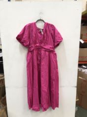 X20 WOMEN’S ASSORTED CLOTHING SIZE XL TO INCLUDE PINK DRESS . (DELIVERY ONLY)