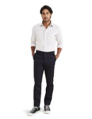 QUANTITY OF ASSORTED CLOTHING TO INCLUDE DOCKERS MEN'S ORIGINAL CHINO SLIM BLAZER, BEAUTIFUL BLACK, 30W / 32L. (DELIVERY ONLY)