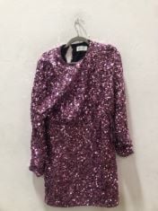 X20 WOMEN’S ASSORTED CLOTHING SIZE MEDIUM TO INCLUDE GLITTERY DRESS. (DELIVERY ONLY)