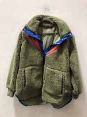 X20 WOMEN’S ASSORTED CLOTHING SIZE MEDIUM TO INCLUDE GREEN FLEECE. (DELIVERY ONLY)
